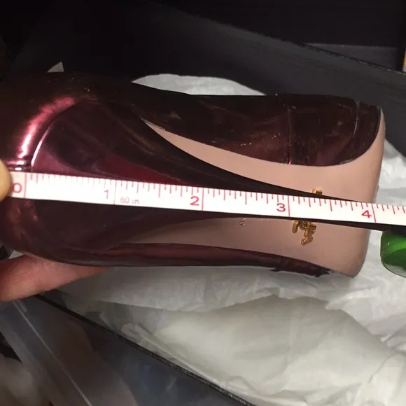 Prada Metallic Purple Patent Leather Peep Toe Pumps Heels 38.5 US 8