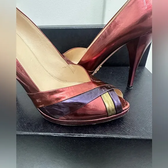 Prada Metallic Purple Patent Leather Peep Toe Pumps Heels 38.5 US 8