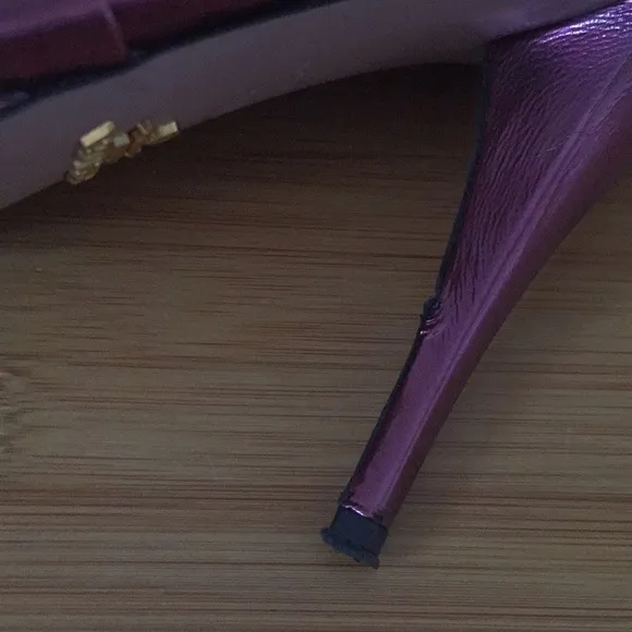 Prada Metallic Purple Patent Leather Peep Toe Pumps Heels 38.5 US 8