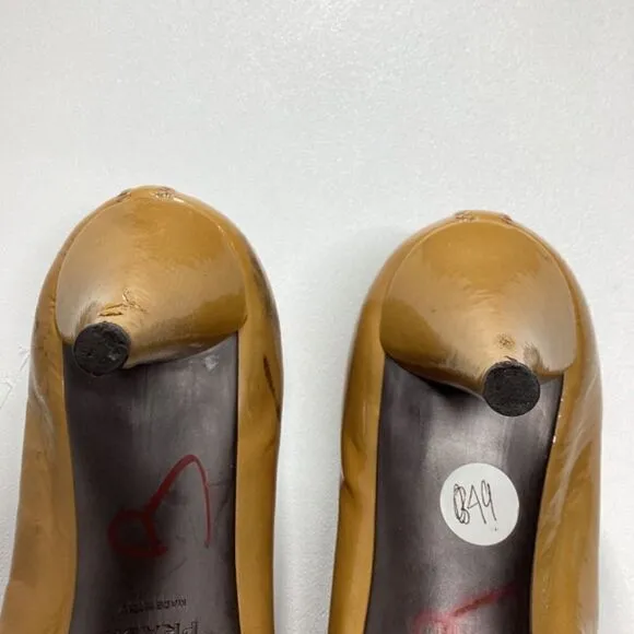 Prada Patent Leather yellow mustard Pumps Size EU 38 7US