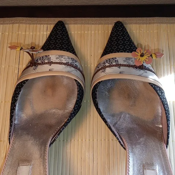 PRADA Women's Silk Black White Peach Mules With Patent Leather Floral Accent 40