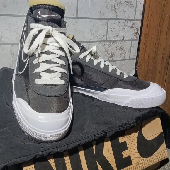 🔥RARE NIKE DROP-TYPE SACAI LOW EUC SZ 12 BLACK