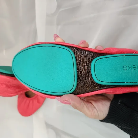RARE! Poppy Tieks In Size 6