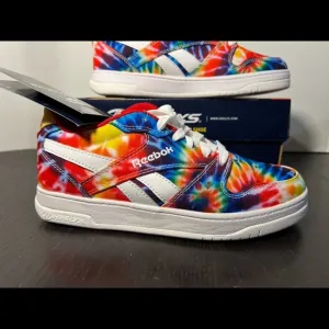Reebock x Heelys Wheeled Shoes Rainbow Tie Dye Unisex Youth Size 5