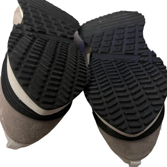 REEBOK Mens REEBOK LX 2200 GY1534 Black/Boulder Grey/Chalk Shoes worn once Sz 12