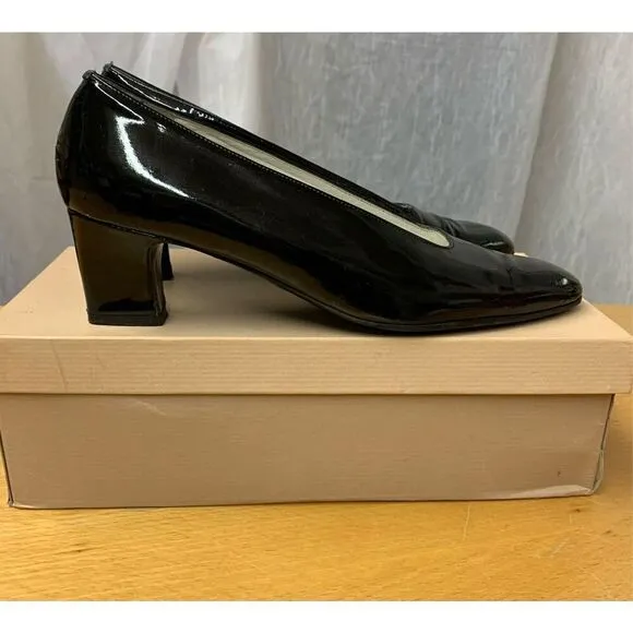 Robert Clergerie BARNEYS VINTAGE Black Patent Leather Heels Pumps Shoes 7.5 AA