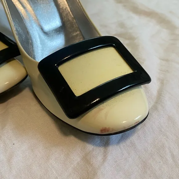 Roger Vivier patent pumps