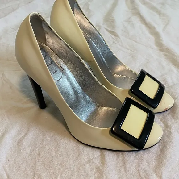 Roger Vivier patent pumps