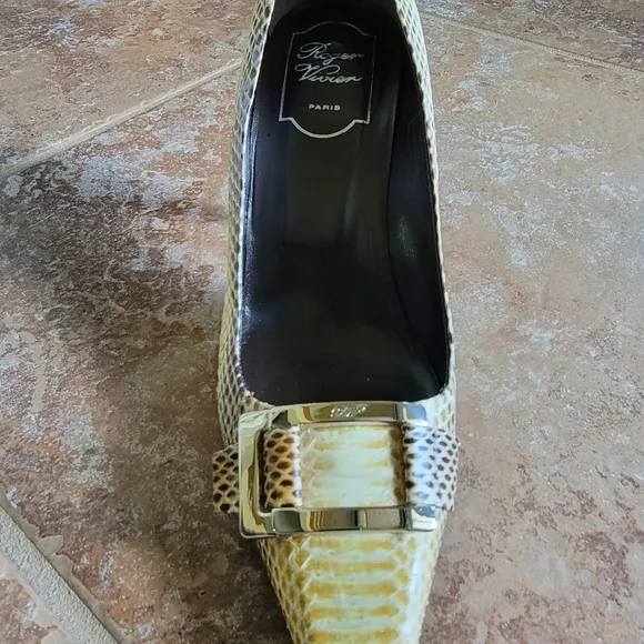 Roger Vivier Tan Python Pumps Shoes Sz. 38.5