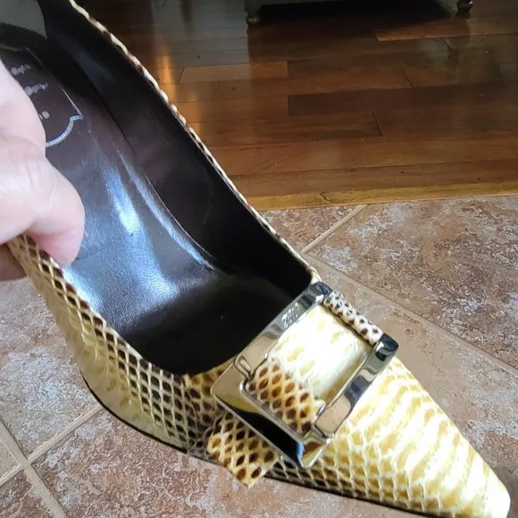 Roger Vivier Tan Python Pumps Shoes Sz. 38.5