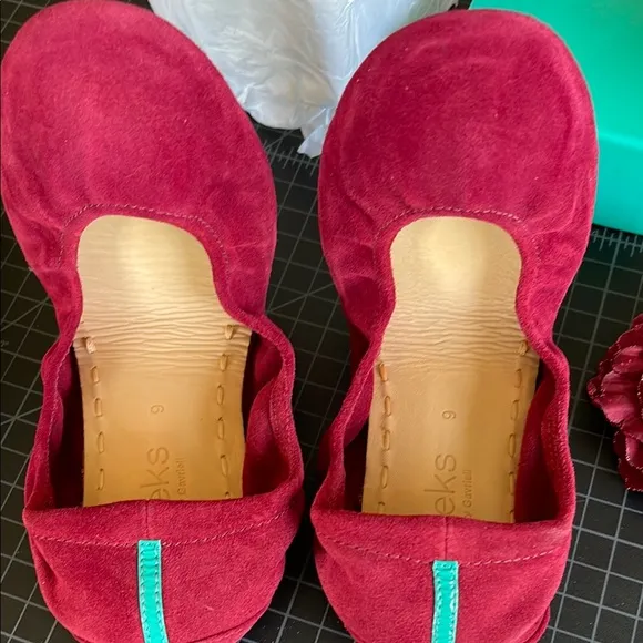 Rouge Suede Tieks Women's Ballet Flats size 9 never worn