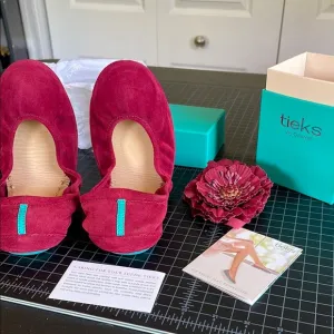 Rouge Suede Tieks Women's Ballet Flats size 9 never worn