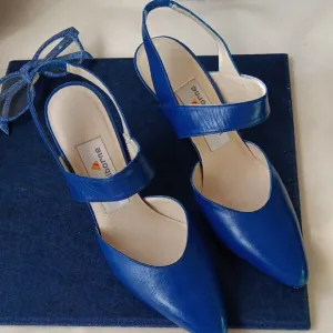 Royal Blue Leather Vintage Slingback Heels by Liz Claiborne