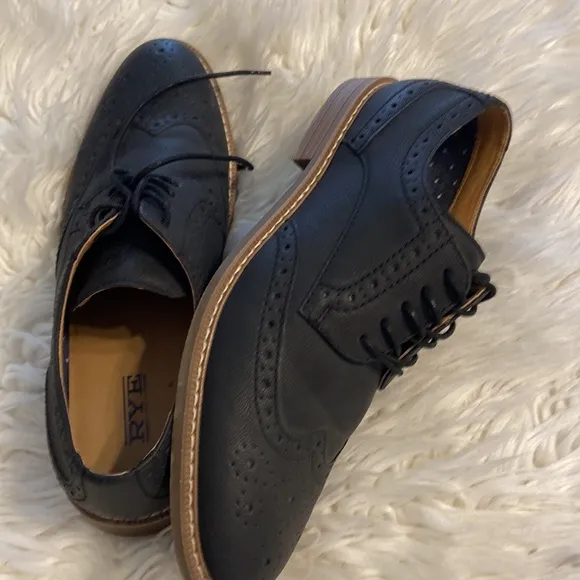 RYE Man Shoes BNWOT color black size 11.5