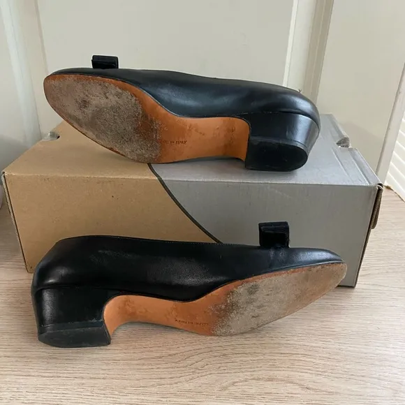 Salvatore Ferragamo Black Leather Vera Vara Bow Pumps Kitten Heel Shoes- SZ 8.5
