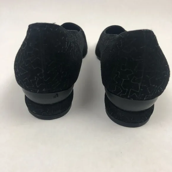 SALVATORE FERRAGAMO Black Pumps Size 8B