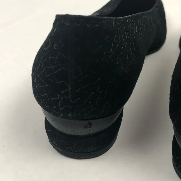 SALVATORE FERRAGAMO Black Pumps Size 8B