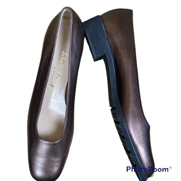 Salvatore Ferragamo Boutique Bronze Flats Shoes Size 8 A2