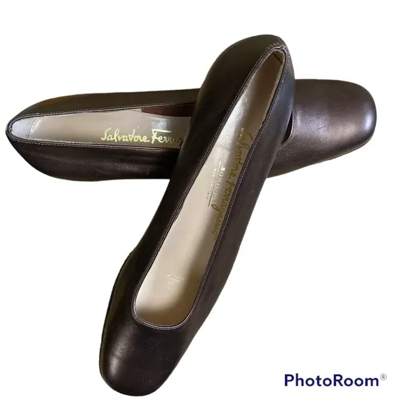 Salvatore Ferragamo Boutique Bronze Flats Shoes Size 8 A2