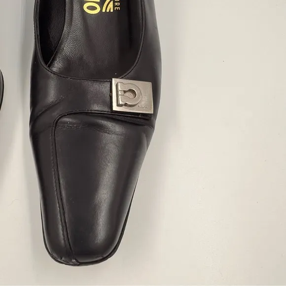 Salvatore Ferragamo Navy Nella Gancini Leather Pumps 8.5 3A Vintage Heels
