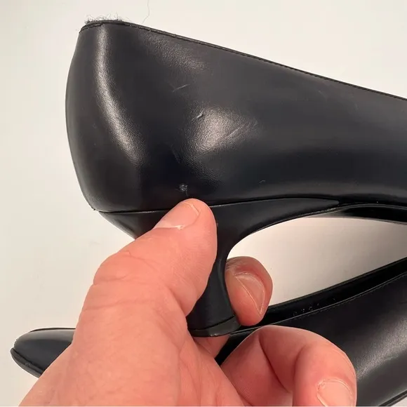 Salvatore Ferragamo Navy Nella Gancini Leather Pumps 8.5 3A Vintage Heels