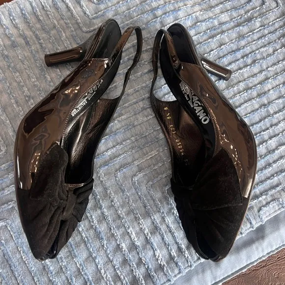 Salvatore Ferragamo peep toe Women's Black  Heels suede bow patent leather 8.5