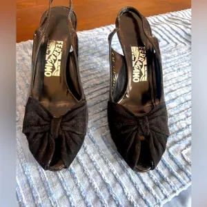 Salvatore Ferragamo peep toe Women's Black  Heels suede bow patent leather 8.5