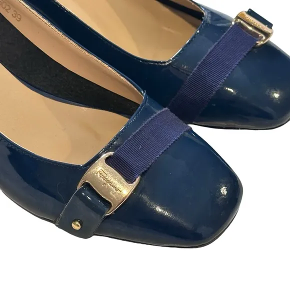Salvatore Ferragamo Size 39 Pumps Patent Leather Block Heel Blue Square Toe