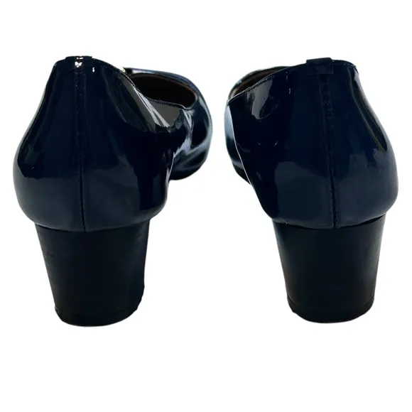 Salvatore Ferragamo Size 39 Pumps Patent Leather Block Heel Blue Square Toe
