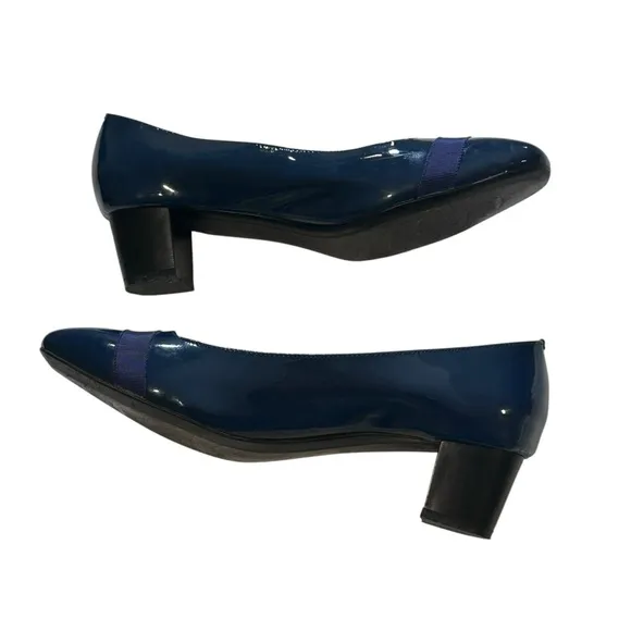 Salvatore Ferragamo Size 39 Pumps Patent Leather Block Heel Blue Square Toe