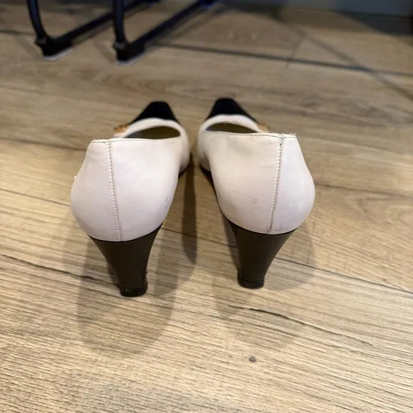 Salvatore Ferragamo Women's Black and Cream Shoes 10