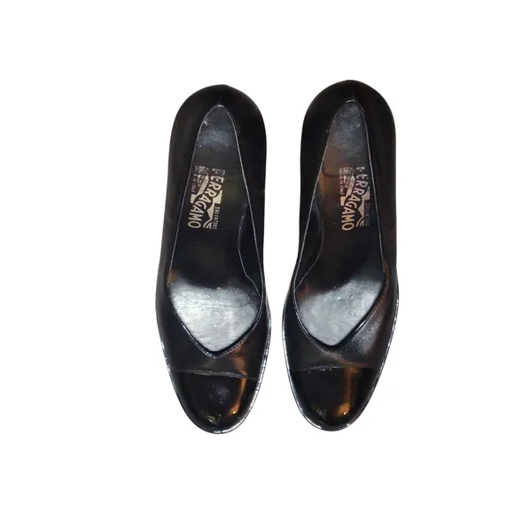 Salvatore Ferragamo Womens Black Leather Pumps Shoes Size 8.5