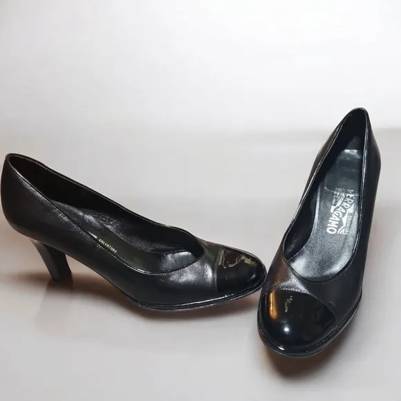 Salvatore Ferragamo Womens Black Leather Pumps Shoes Size 8.5