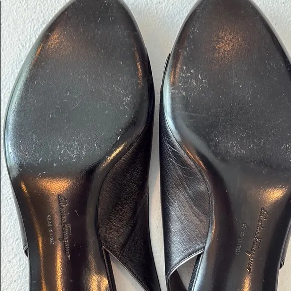 Salvatore Ferragamo Women's Black Slingback Shoes Size 7 2A