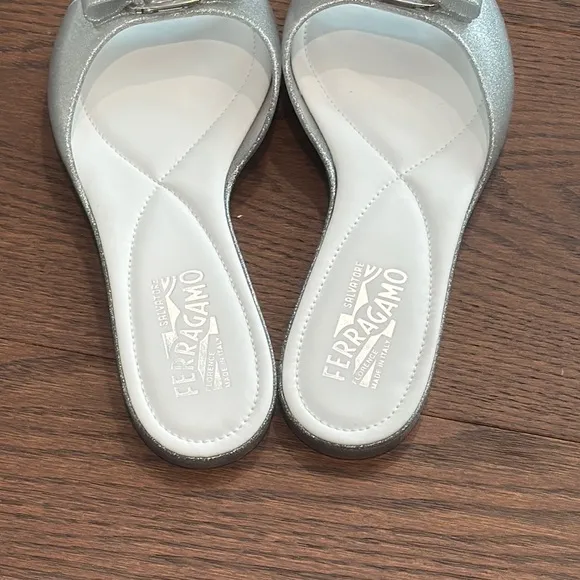 Salvatore Ferragamo Women's Silver Cirella Slide Sandals Size 8