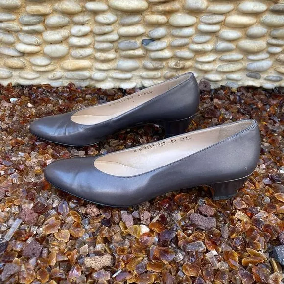 Salvatore Ferragamo Gray Leather Pumps/Shoes. Size 6.5 (4A) VGUC!