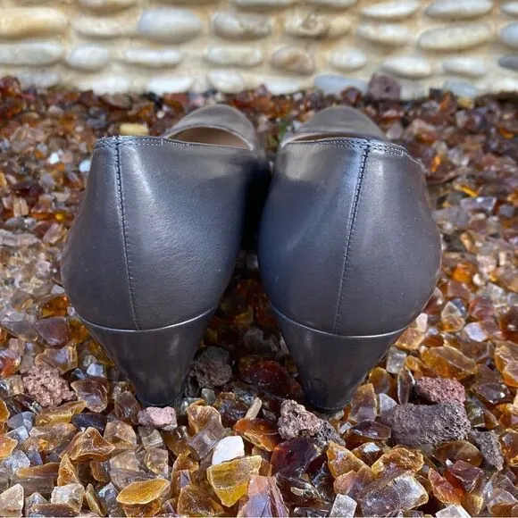 Salvatore Ferragamo Gray Leather Pumps/Shoes. Size 6.5 (4A) VGUC!