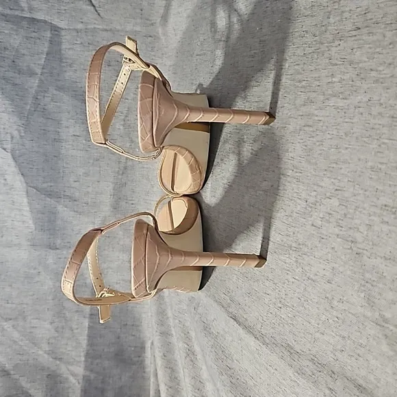 Sam Edelman Crocodile Print Heels, Tan, Size 7 (Lot #763)