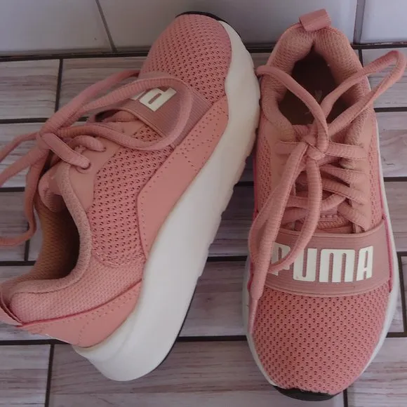 SIZE 11 C. NWOT. PUMA Wired Trainers Kids' Preschool sneakers shoes.
