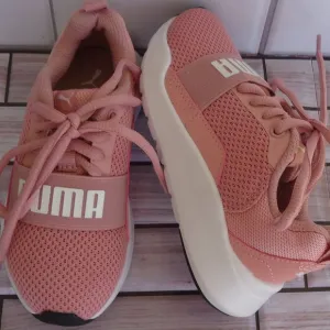 SIZE 11 C. NWOT. PUMA Wired Trainers Kids' Preschool sneakers shoes.