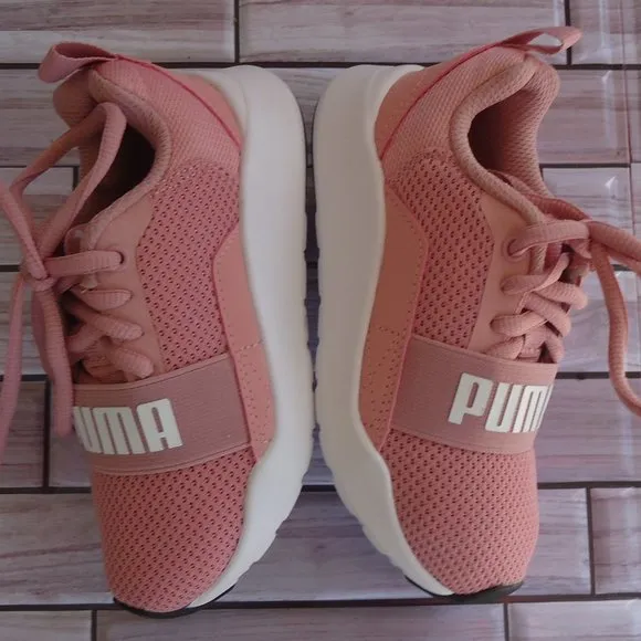 SIZE 11 C. NWOT. PUMA Wired Trainers Kids' Preschool sneakers shoes.