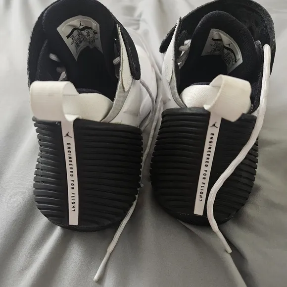 Size 4 Y OR Womens Size 8 Nike White and Black Why Not Zero Jordans