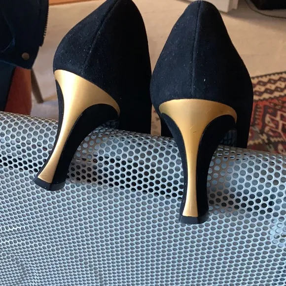 St John black suede heels made in Italy