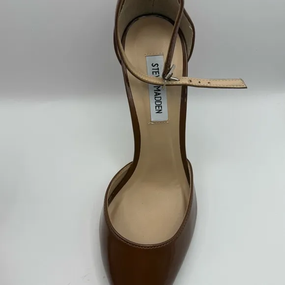Steve Madden Alisha Heels Brown Patent Leather  Ankle Strap Sz 8.5