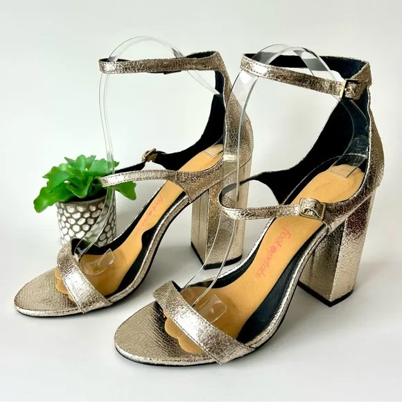 Steve Madden Parrson Metallic Gold Mary Jane Block Heel Pumps Sandals Size 8.5