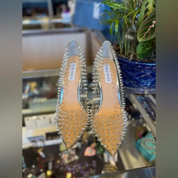 Steve Madden Pumps Sz 9.5 Clear Studded Spikes Shoes
