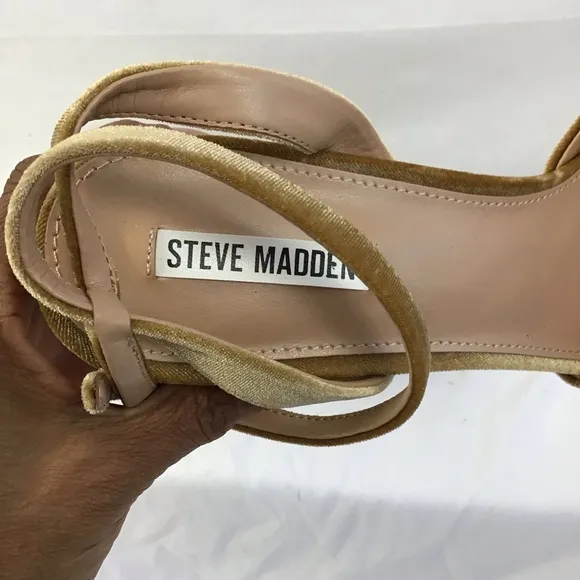 STEVE MADDEN WOMEN MUSTARD GOLD VELVET BUCKEL ANKLE STRAP OPEN TOE HEEL SHOES 11