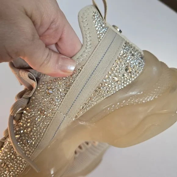 Steve Madden Womens Maxima Blush Beige bedazzled Sneaker Size 7.5
