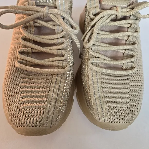 Steve Madden Womens Maxima Blush Beige bedazzled Sneaker Size 7.5