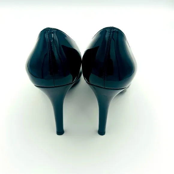 Stuart Weitzman 7 Black Patent Leather Round Toe Stiletto 4.5”Heel 1/2” Platform